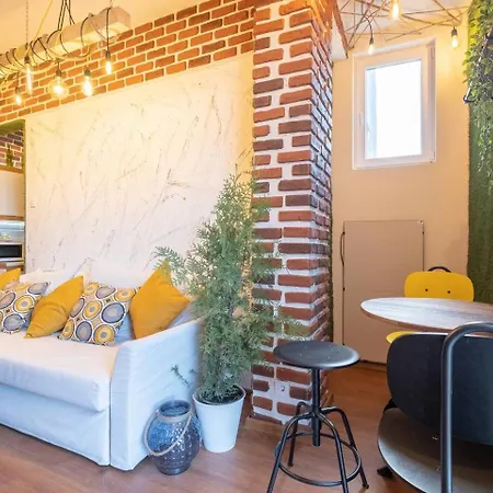 Romantic Fireflies Garden & Best Location Ac Sofia